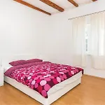 Nyaraló Two-bedroom In Radonić