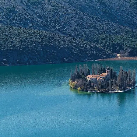 Two-bedroom In Holiday home *