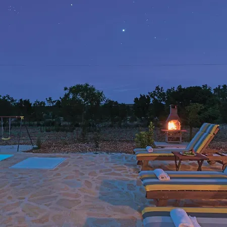 Holiday home In With Outdoor Swimming Pool