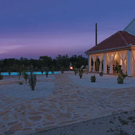 Holiday home In With Outdoor Swimming Pool Radonic