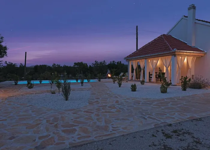 Vakantiehuis Two-bedroom In Radonic