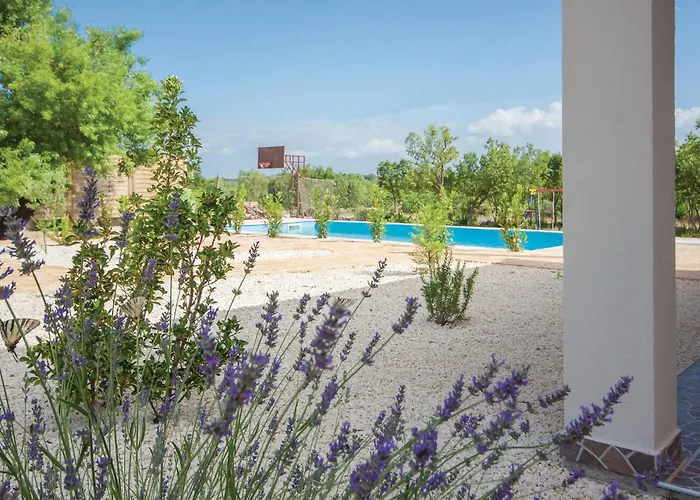 Two-bedroom In Vakantiehuis *