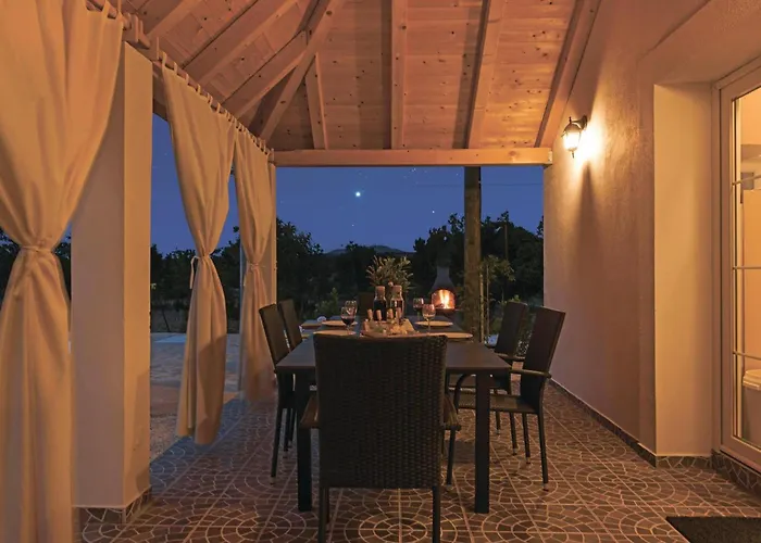 Vakantiehuis Two-bedroom In Radonic